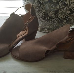 Lucky Brand suede shoes